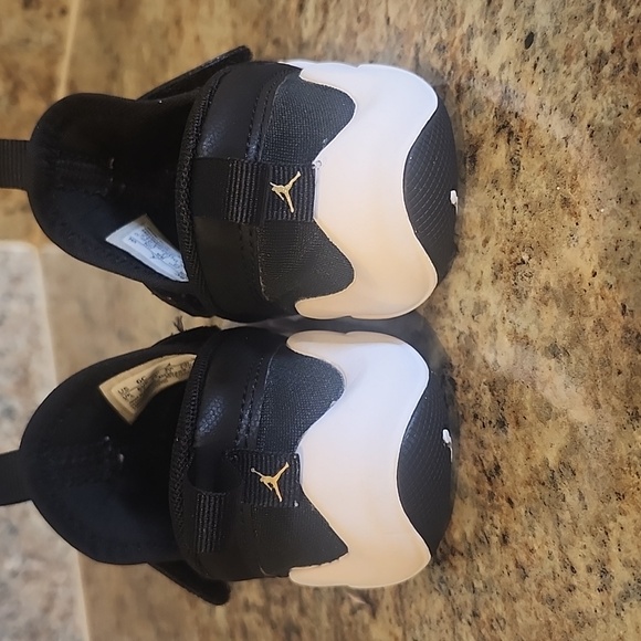 Jordan Toddler 23/7 PS 'Black Metallic Gold' US 6C - Picture 5 of 11